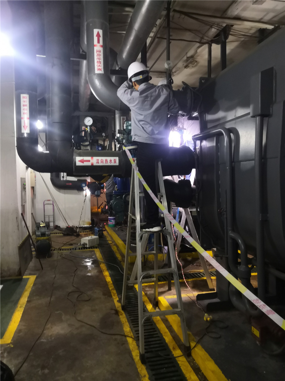 溴化鋰機(jī)組維修 (4)